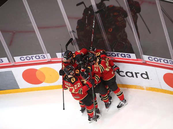 Толчинский приносит победу в овертайме! «Авангард» сравнял счёт в серии с «Магниткой»
Толчинский приносит победу в овертайме! «Авангард» сравнял счёт в серии с «Магниткой»