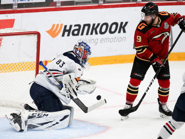 Толчинский приносит победу в овертайме! «Авангард» сравнял счёт в серии с «Магниткой»
Толчинский приносит победу в овертайме! «Авангард» сравнял счёт в серии с «Магниткой»