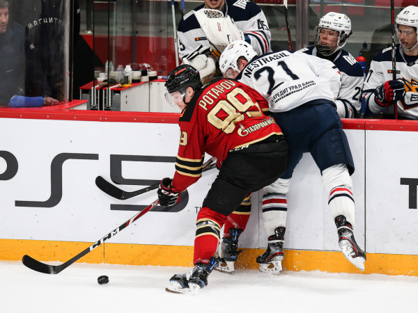 Толчинский приносит победу в овертайме! «Авангард» сравнял счёт в серии с «Магниткой»
Толчинский приносит победу в овертайме! «Авангард» сравнял счёт в серии с «Магниткой»