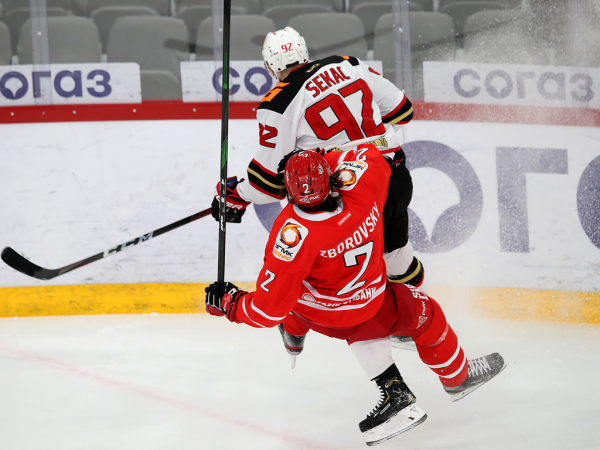 
        Ковальчук решает во втором овертайме! «Авангард» победил «Автомобилист» в четвёртом матче серии
      