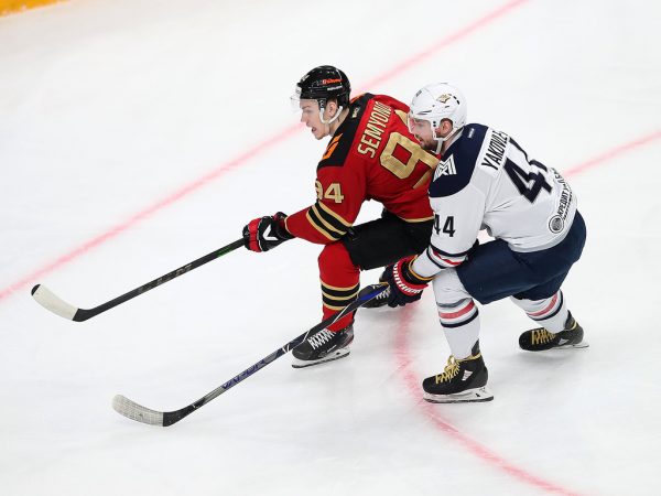 Хет-трик Найта выводит вперёд в серии! «Авангард» всухую победил «Магнитку» в пятом матче
Хет-трик Найта выводит вперёд в серии! «Авангард» всухую победил «Магнитку» в пятом матче