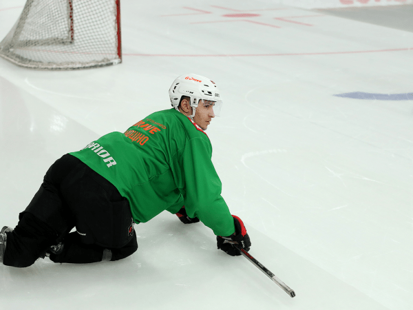 
        Заряжены на четвёртый матч | Алексей Емелин и Боб Хартли перед игрой (ВИДЕО+ФОТО)
      