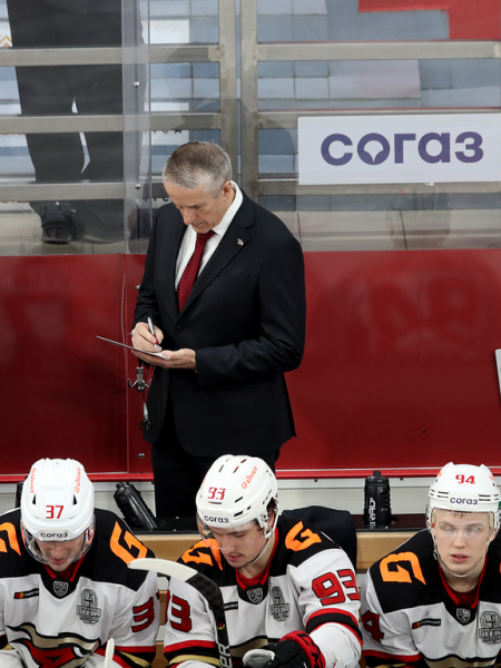 
        Ковальчук решает во втором овертайме! «Авангард» победил «Автомобилист» в четвёртом матче серии
      