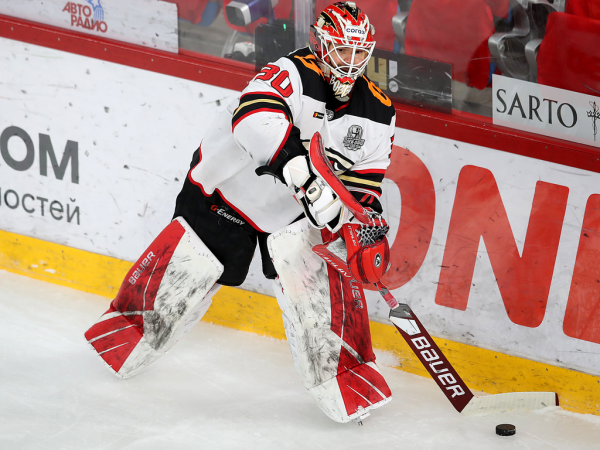 
        Решающий гол Белоусова за минуту до сирены. «Авангард» уступил «Автомобилисту» в третьем матче серии
      