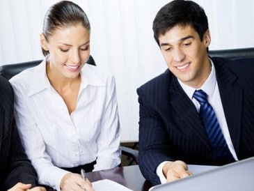 Безработным омичам раздают от 100 тысяч до 3 миллионов: где получить деньги?