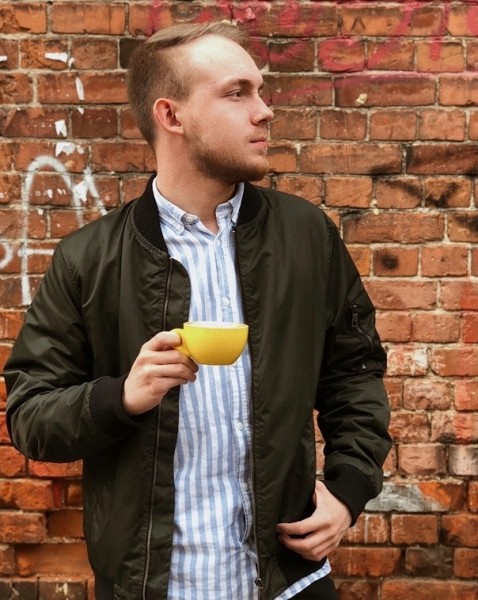 "Влюбиться в свой город ещё раз": интервью с основателем инстамедиа "Постер" Максимом Вагановым "Влюбиться в свой город ещё раз": интервью с основателем инстамедиа "Постер" Максимом Вагановым