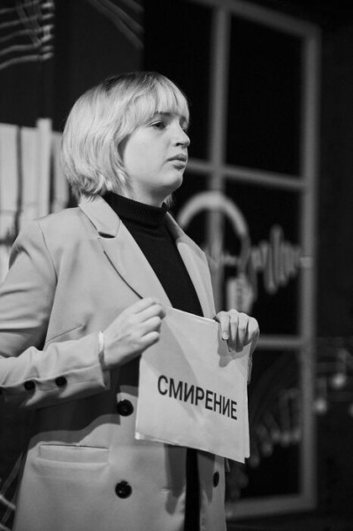 "Никакого отличия от своих коллег-мужчин я не чувствую", - Виктория Заборских о женщинах в поэзии