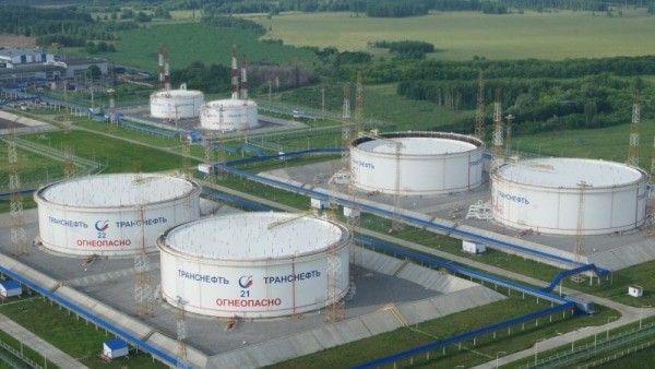 Под Омском произошел разлив нефтепродуктов