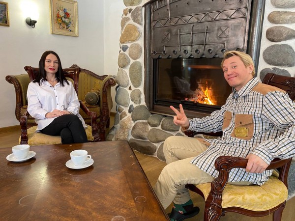 "Залог выздоровления - хорошее настроение". Антон Зацепин выступил в поддержку омского благотворительного центра 