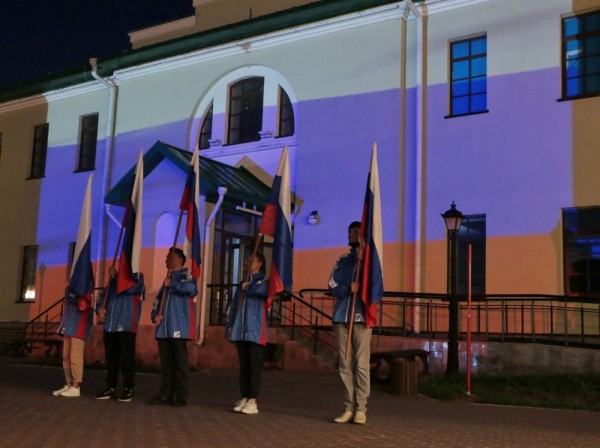 В центре Омска устроили мэппинг-шоу В центре Омска устроили мэппинг-шоу