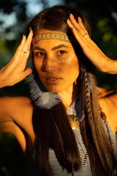 От мрака до ванили: инженер, модель и поэтесса Венера Ашпакова о работе, поэзии и покорении Эльбруса