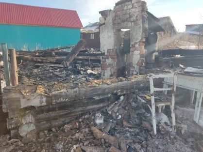 
									В Омской области на пожаре погиб парень, отдыхавший с друзьями в бане   [ФОТО]  