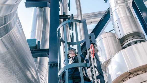 
									«Газпром нефть» займется производством сверхмощных электродов для выпуска стали 