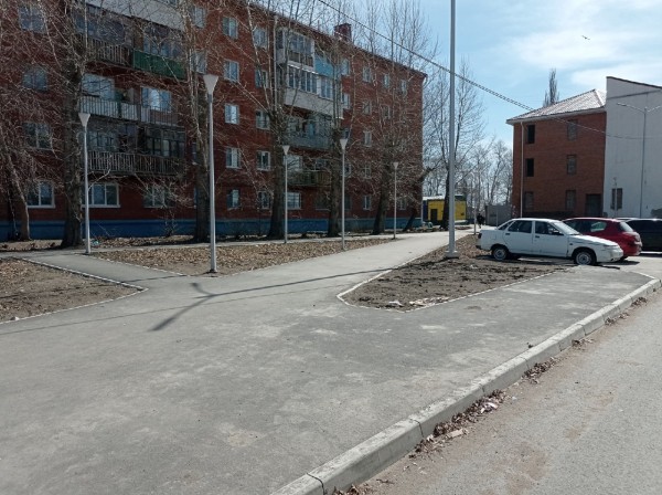 
									Торчащая арматура и провалившаяся плитка: как обновленные омские парки пережили зиму?   [ФОТО]  