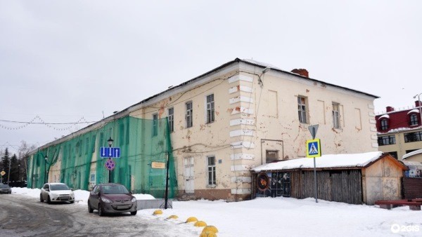 
									Аварийную казарму в «Омской крепости» продают за 45 млн 