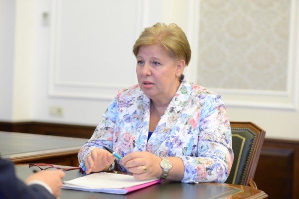 Касьянова призналась, что постоянно получает жалобы на поборы в школах
Касьянова призналась, что постоянно получает жалобы на поборы в школах