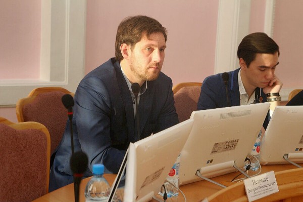 
									Омский суд избрал меру пресечения депутату Петренко 