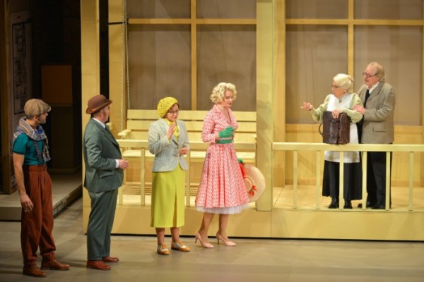 
									Почему старикам не место в обществе потребления? 