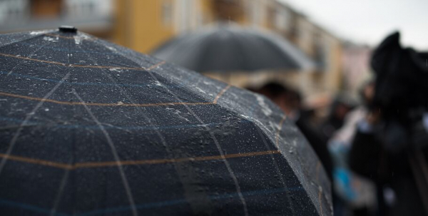 Омичей предупреждают о грозе и ветре Омичей предупреждают о грозе и ветре