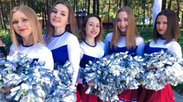 Тренировка в гипсе и ограничения в пище: о сложностях чирлидинга рассказала новосибирская спортсменка