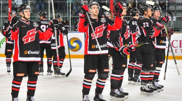 Болельщики предлагают игнорировать домашние матчи из-за скандалов в омском «Авангарде» Болельщики предлагают игнорировать домашние матчи из-за скандалов в омском «Авангарде»