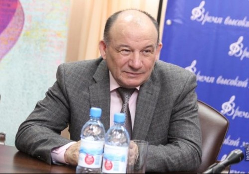 Директор театра драмы Лапухин остается самым богатым среди коллег Директор театра драмы Лапухин остается самым богатым среди коллег