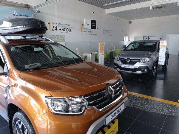 
									«Лада» за 2 млн и иномарка по цене трехкомнатной квартиры: что происходит с рынком новых авто в Омске? 