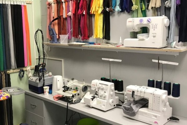 
									Новая не по карману: омичи массово ремонтируют одежду и обувь 