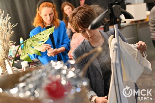 Улыбнуться жизни и всему миру: в Омске готовят необычную выставку Улыбнуться жизни и всему миру: в Омске готовят необычную выставку