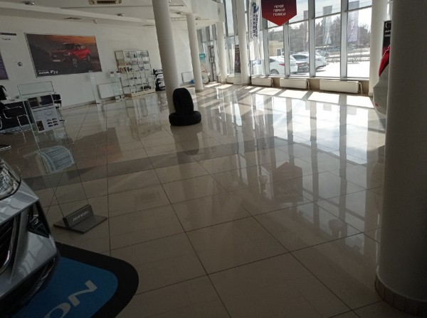 
									«Лада» за 2 млн и иномарка по цене трехкомнатной квартиры: что происходит с рынком новых авто в Омске? 