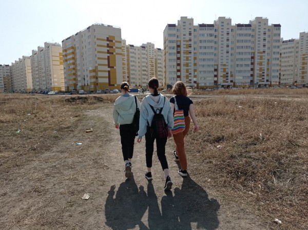 
									Жизнь в омских новостройках: школьники из «Амура-2» передают большой привет   [ФОТО]  