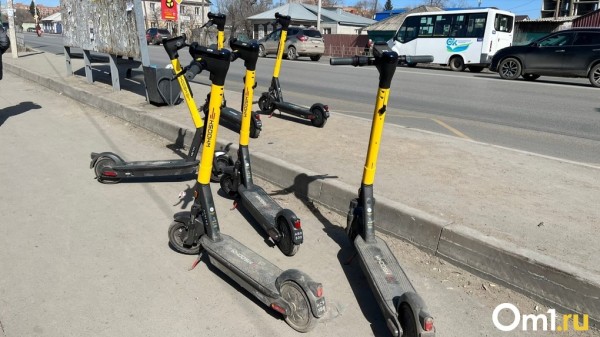 Более 20 000 поездок. Стало известно, сколько омичей испытали новые самокаты