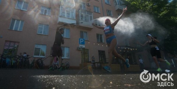 Организаторы омского Весеннего полумарафона показали медали