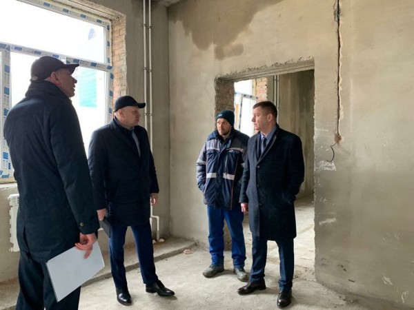 
									Школу в омских Кузьминках построят в 2024 году – Шелест  