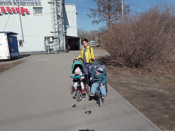 
									Торчащая арматура и провалившаяся плитка: как обновленные омские парки пережили зиму?   [ФОТО]  