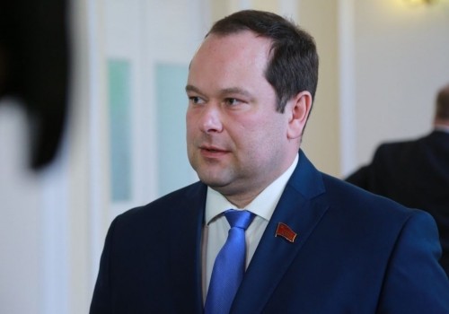 И депутаты способны на чувства: «сцена ревности» в Омском Заксобрании