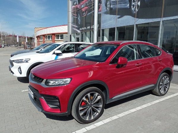 
									«Лада» за 2 млн и иномарка по цене трехкомнатной квартиры: что происходит с рынком новых авто в Омске? 