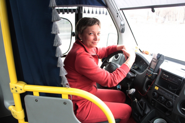 
									«Пришлось драться с мужчинами»: как хрупкая омичка уже 12 лет водит маршрутку 