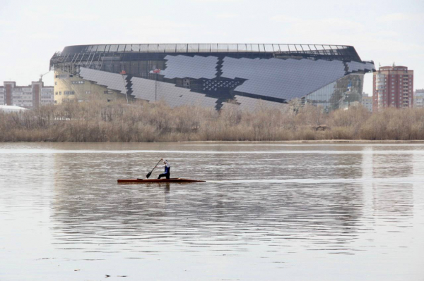 
									Шелеста расстроила коряга на берегу Иртыша   [ФОТО]  