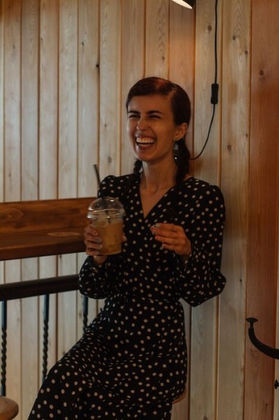 "Готова отстаивать честь Омска на дуэлях", - поэтесса Дарина Саитова о любви к городу "Готова отстаивать честь Омска на дуэлях", - поэтесса Дарина Саитова о любви к городу