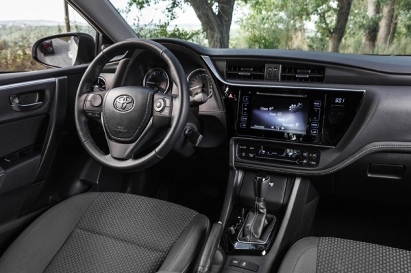 Средний возраст машин в России вырос до 15 лет
Средний возраст машин в России вырос до 15 лет