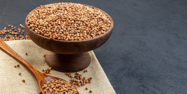 Чем полезна гречка и можно ли её заменить в своём рационе