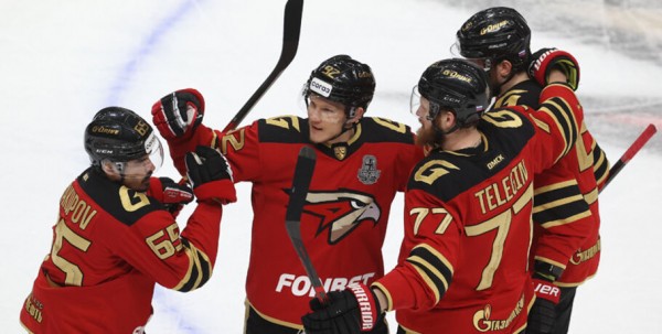 Совет директоров ХК "Авангард" оценил игру команды в прошедшем сезоне Совет директоров ХК "Авангард" оценил игру команды в прошедшем сезоне