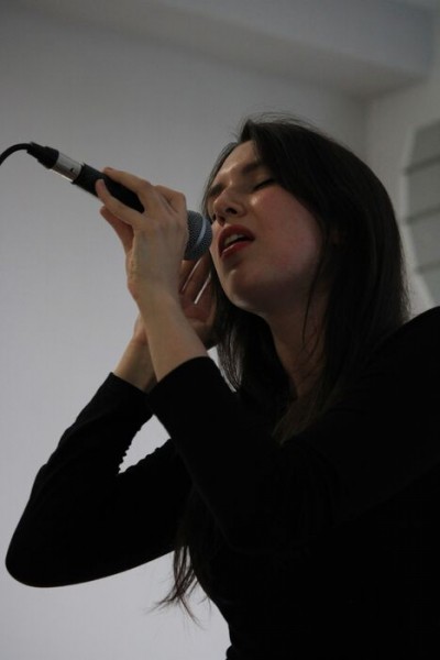 Певчая птица Марина Сиринн о поэзии, героизме и секс-индустрии Певчая птица Марина Сиринн о поэзии, героизме и секс-индустрии