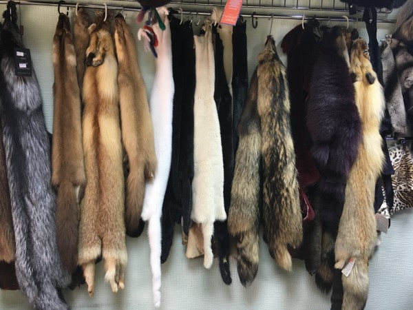 
									Новая не по карману: омичи массово ремонтируют одежду и обувь 