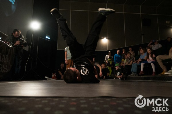 "В танце ты свободно выражаешь себя". Интервью с организаторами BREAK THE KING