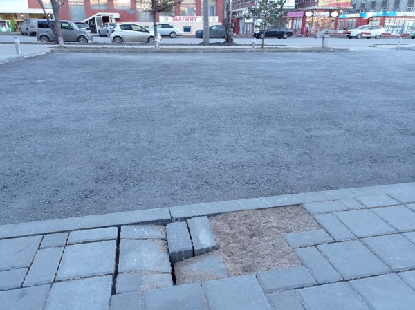 
									Торчащая арматура и провалившаяся плитка: как обновленные омские парки пережили зиму?   [ФОТО]  