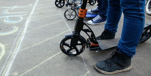 Самокатчикам запретили заезжать в омские парки