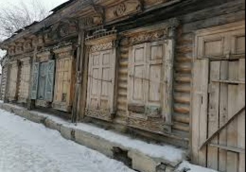 Заброшенный деревянный дом на ул 10 лет Октября продают за 11 миллионов