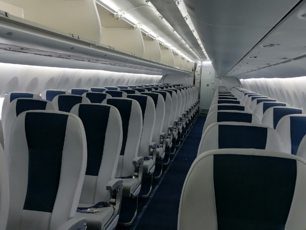 
									Журналистам показали самолет, который будет базироваться в Омске   [ФОТО]  